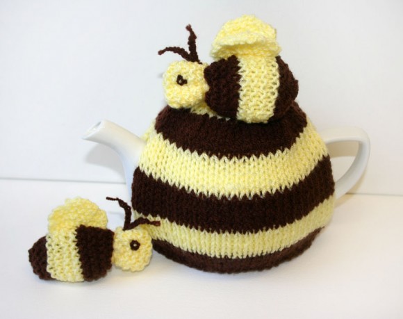Bumblebee Tea Cosy & Bumblebee Softie 2