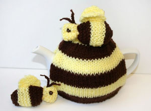 bumblebee tea cosy softie